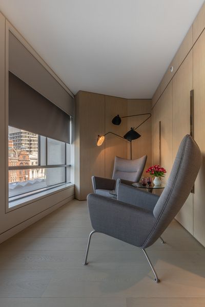 Roller Blind Systems, SG 4960, Multiscreen 1-10%, Centre Point, London, United Kingdom, Recess