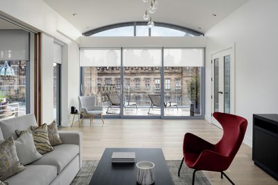 Roller Blind Systems, SG 4970, Multiscreen 1-10%, The Crescent, Edinburgh, Scotland, UK