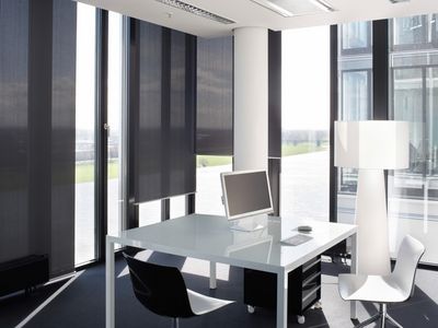 Roller Blind Systems, Multiscreen 1-10%, Room shot "Office Rooms Kranhaus", Cologne, Germany
